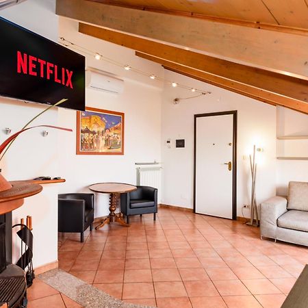 Ampia Mansarda E Terrazzo 10 Minuti Dal Centro Apartment Turin Luaran gambar